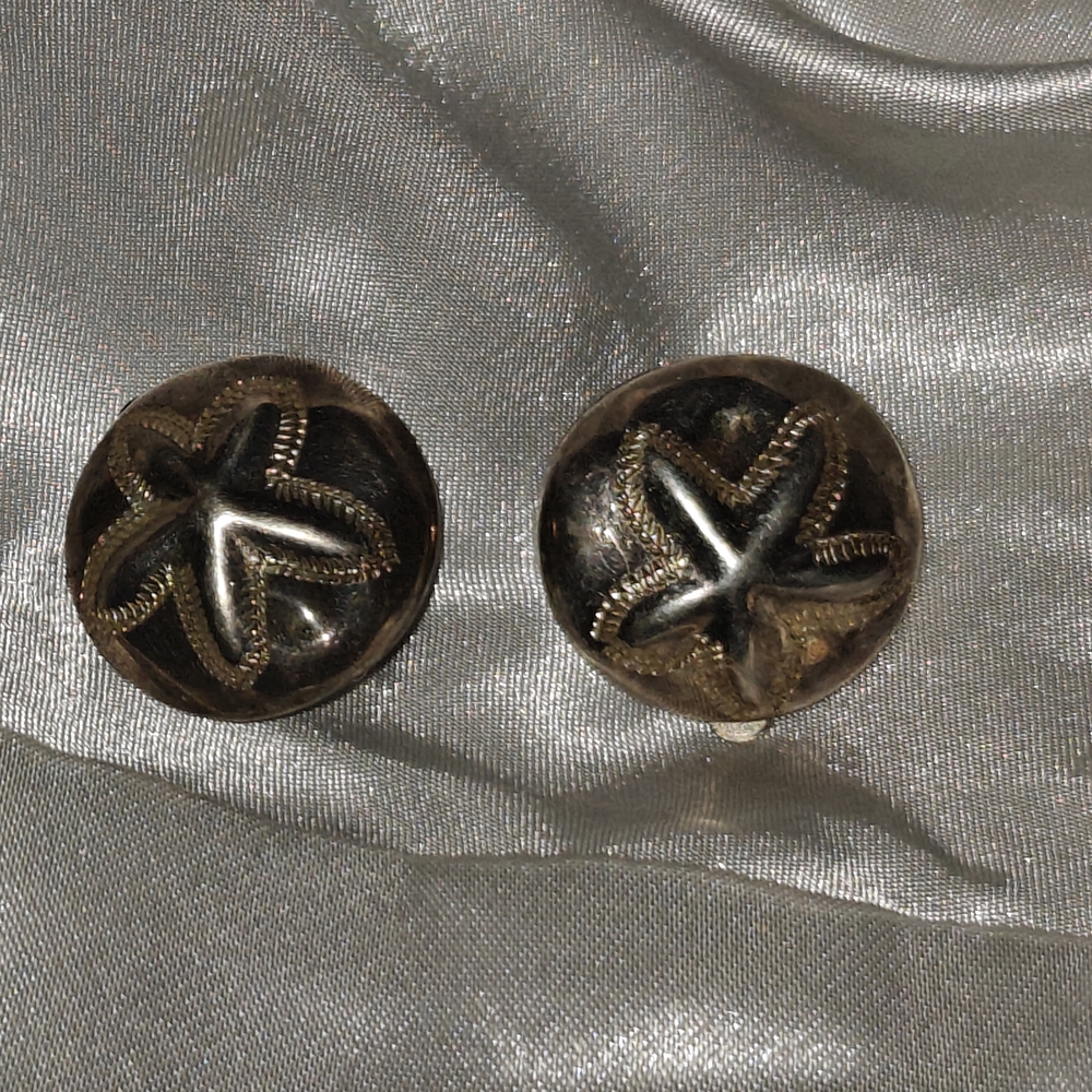 Starfish Design Button Earrings